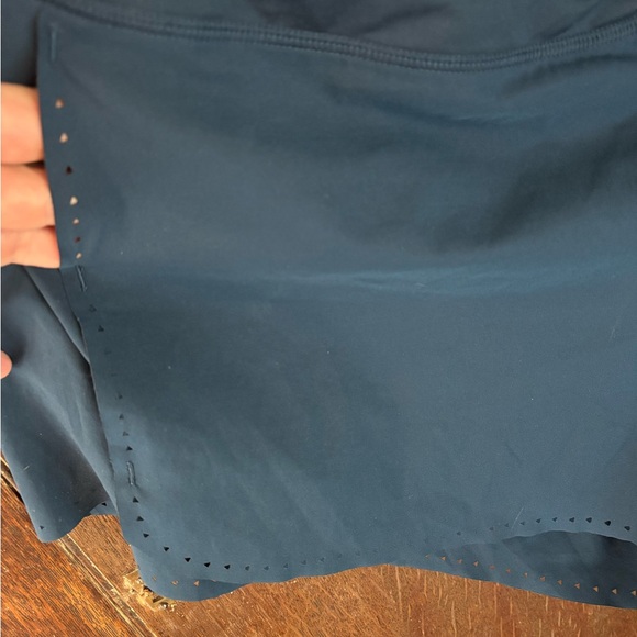 Athleta Dark Blue Women's Athletic Shorts Large - Picture 8 of 8
